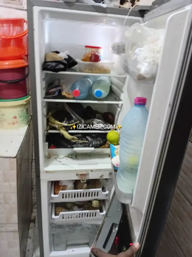 Frigo de marque fiabtec en vente avec son régulateur de tension. Etat:10/10 | IZICAMER